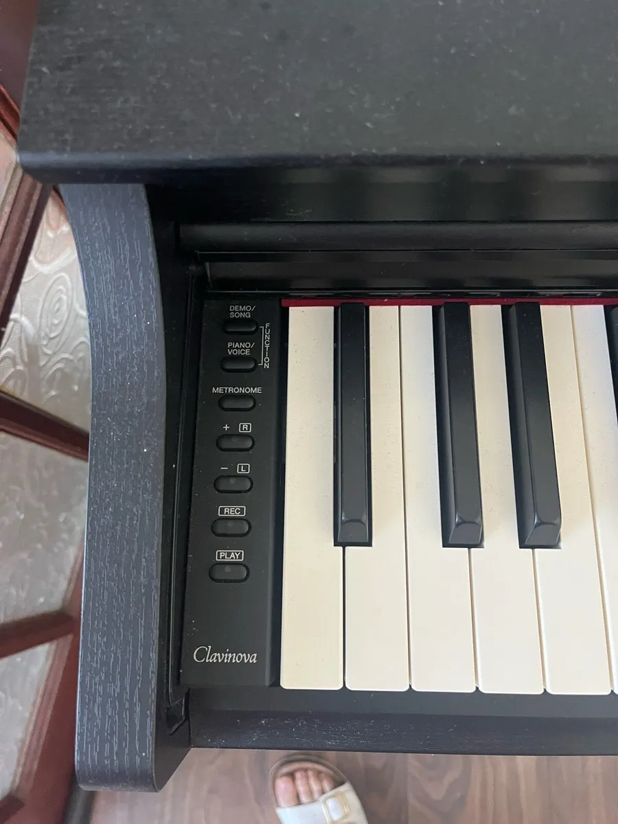 YAMAHA Digital Piano - Image 2