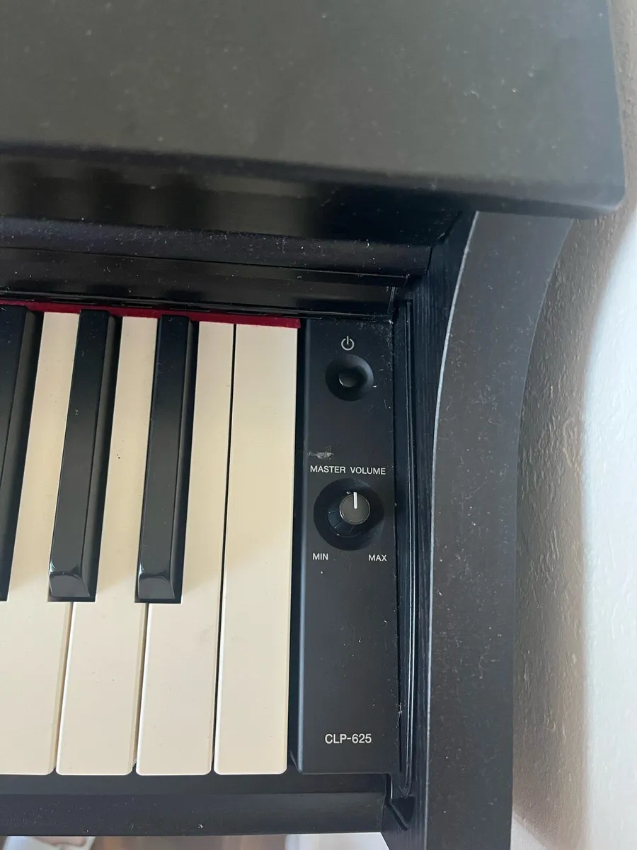 YAMAHA Digital Piano - Image 3