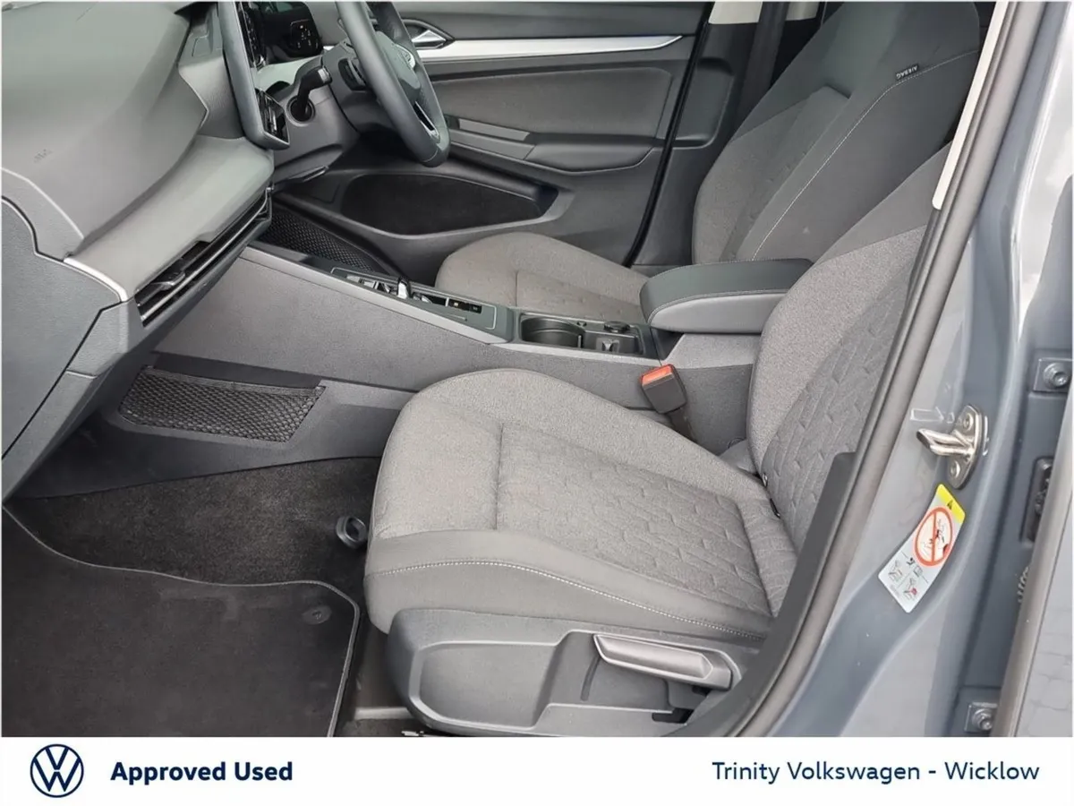 Volkswagen Golf Edition 75 1.5 Mhev 116HP Trinity - Image 4