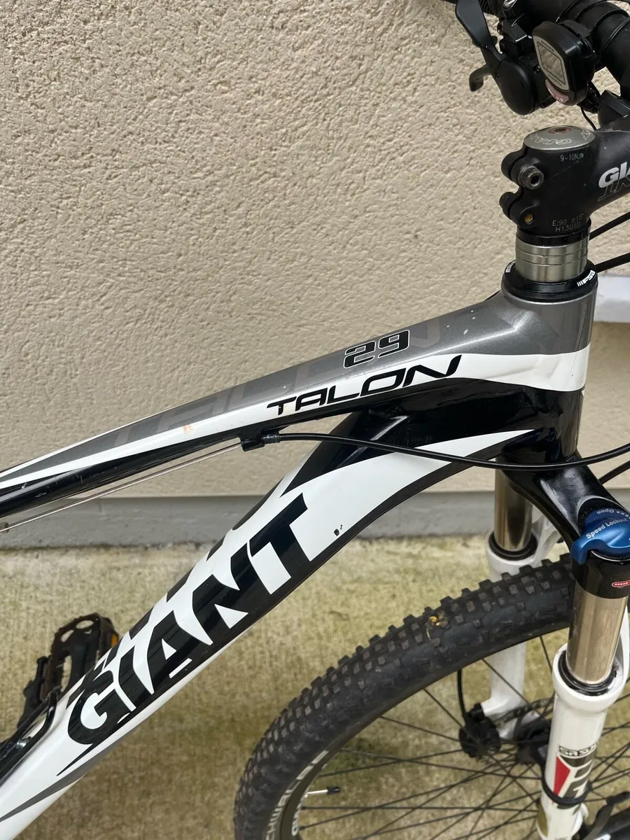 Giant talon 29 mountain bike - Image 2