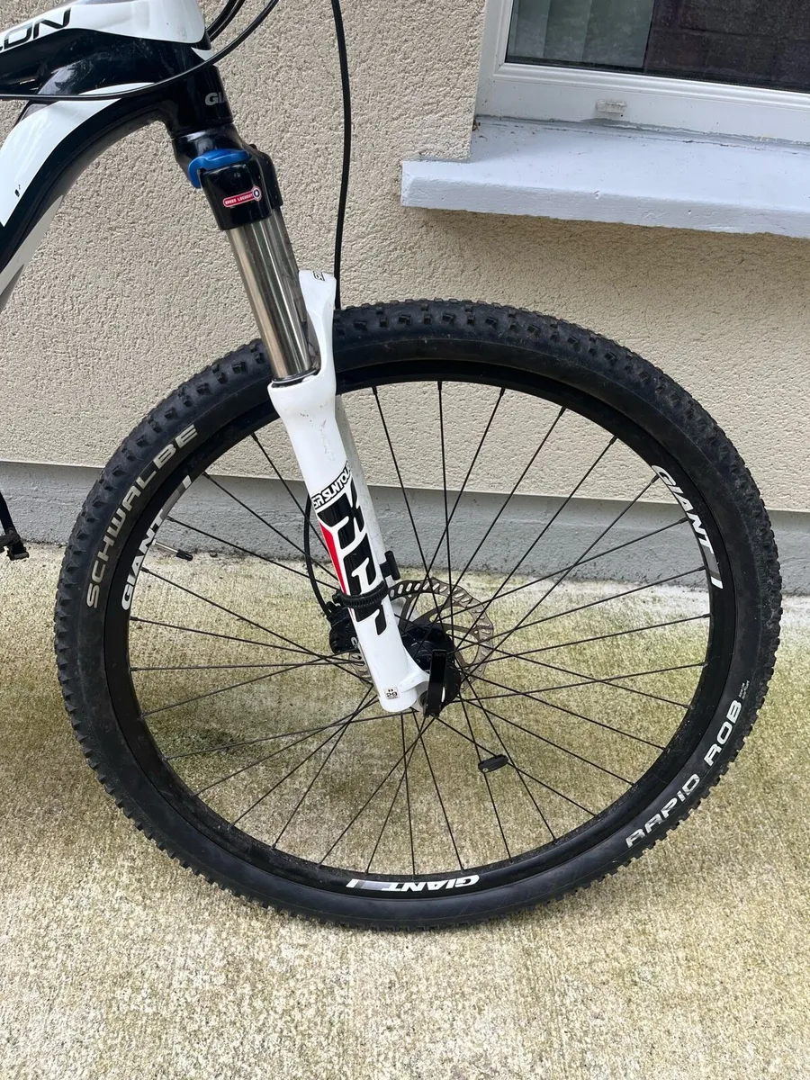 Giant talon 29 mountain bike - Image 4
