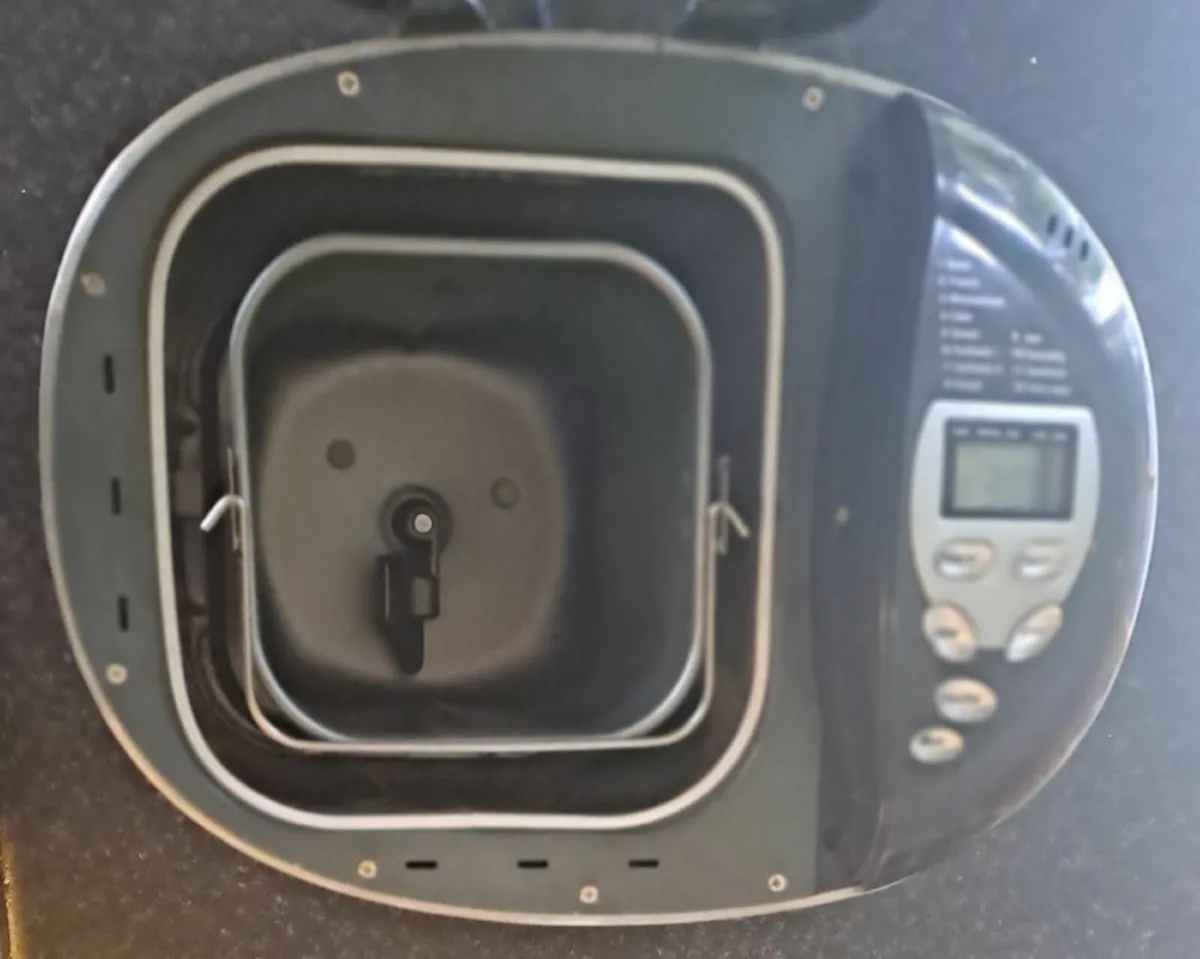 Morphy Richards Fastbake Breadmaker - Image 3