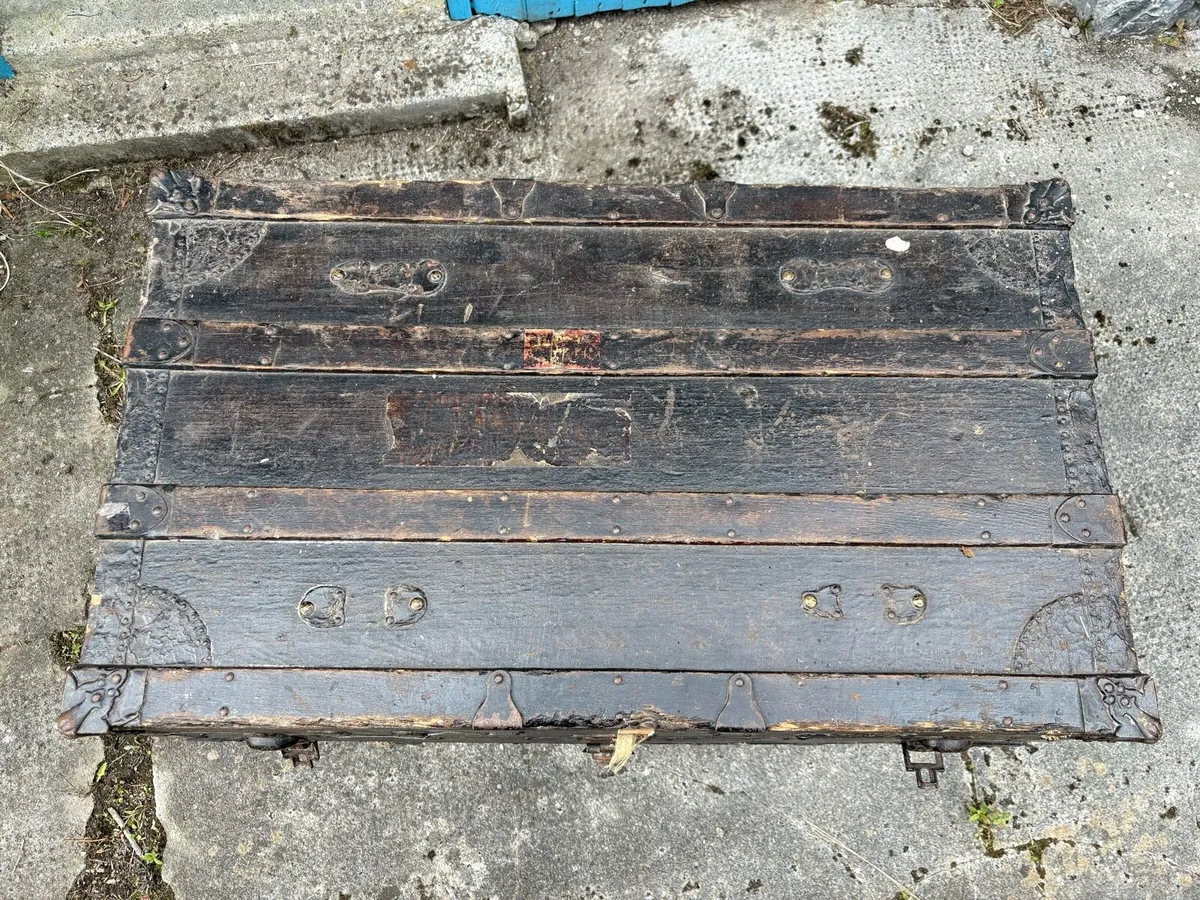 Antique storage box - Image 4