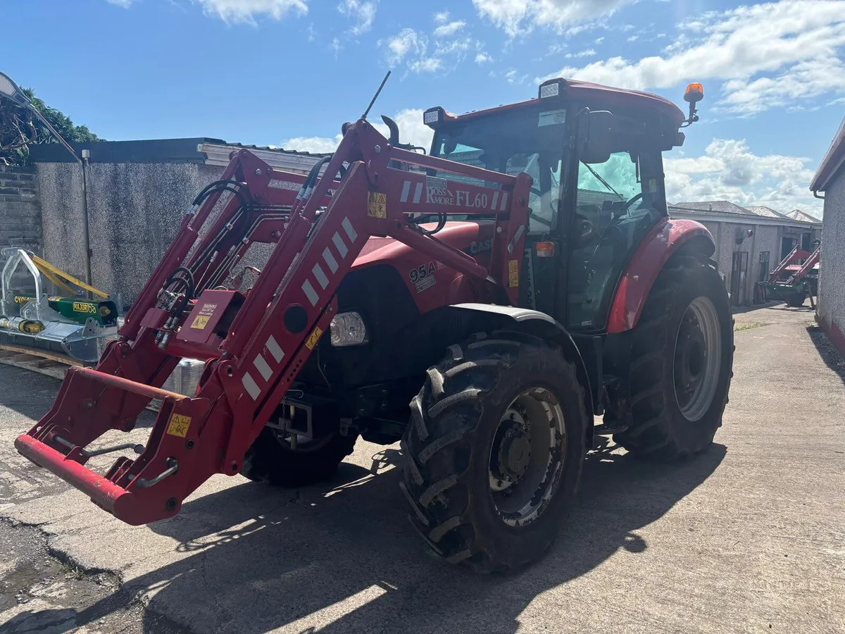 Case IH Farmall 95A - Image 2
