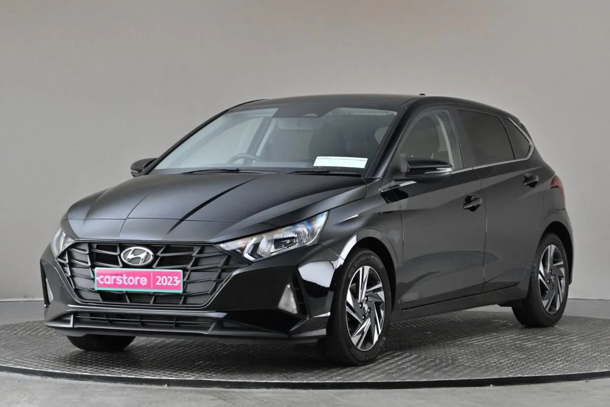 Hyundai i20 1.2 Deluxe Plus 5spd  2tone Interior - Image 3