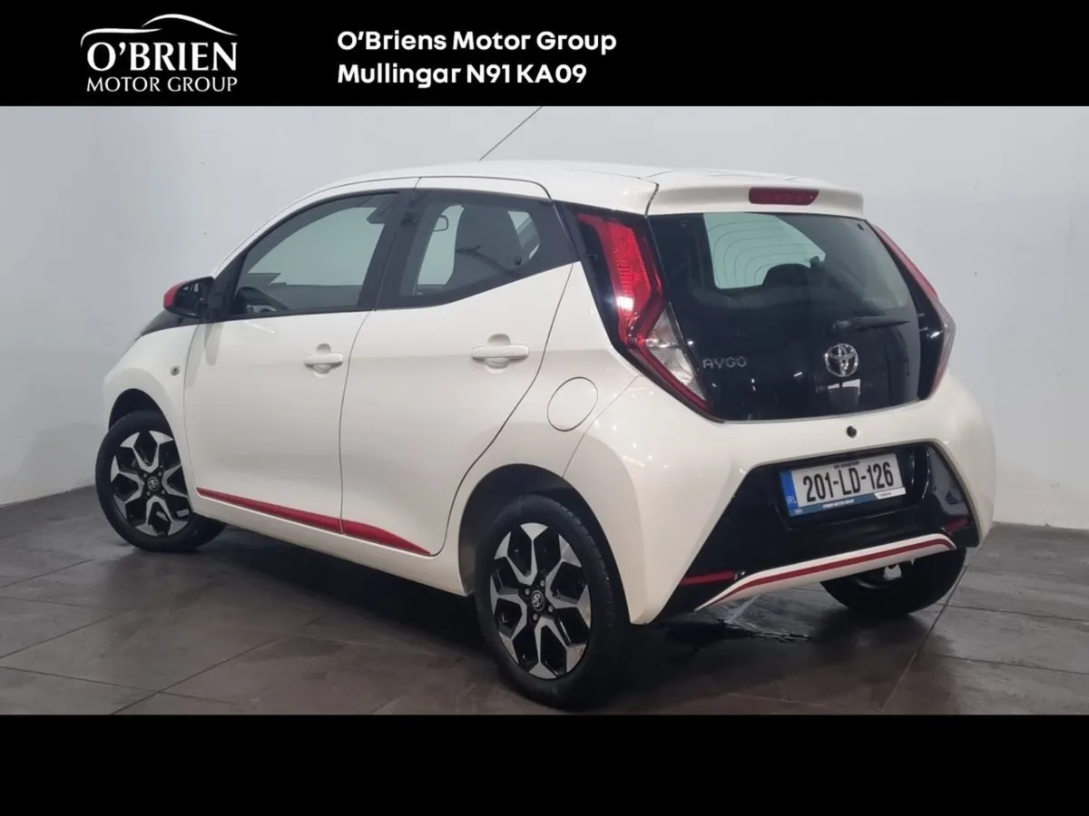 Toyota AYGO 1.0 Vvt-i X-play Smartphone - Image 3