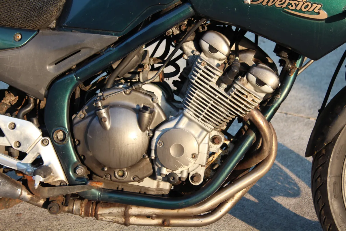 2005 Yamaha XJ600 - Image 2