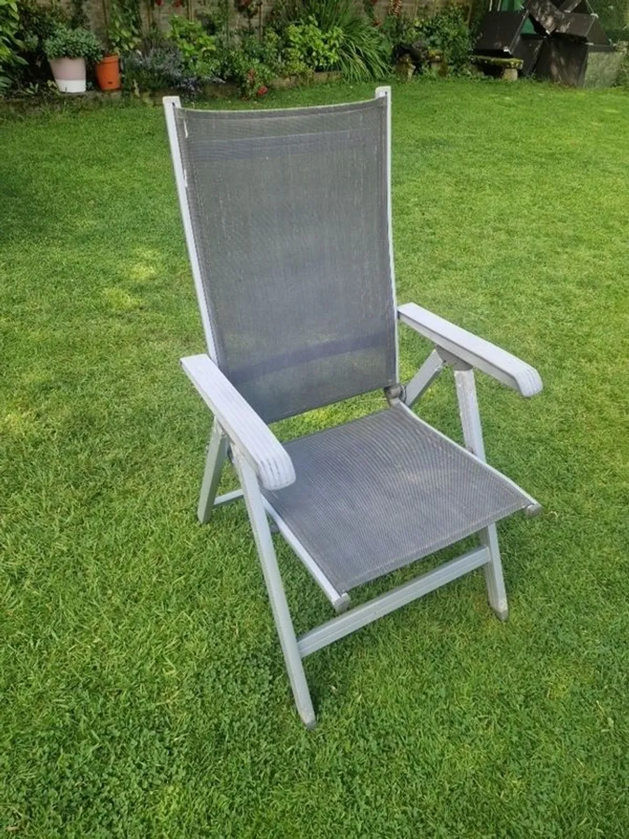 garden dining table and 6 chairs - Image 3