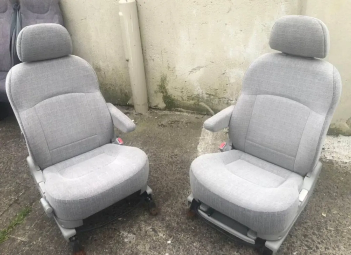 SWIVEL CAMPER MOTORHOME CAPTAIN FRONT SEATS - Image 1