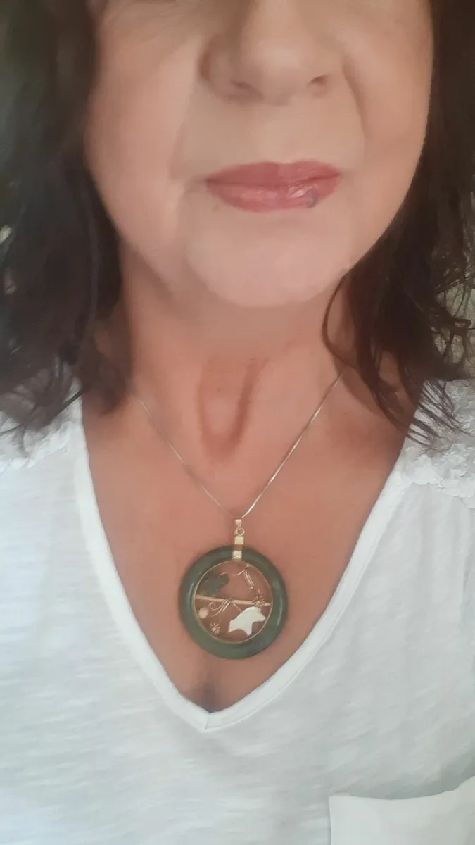 Antique unique item- Jade doughnut pendant - Image 1