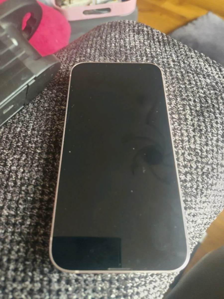 iPhone 13 - Image 2