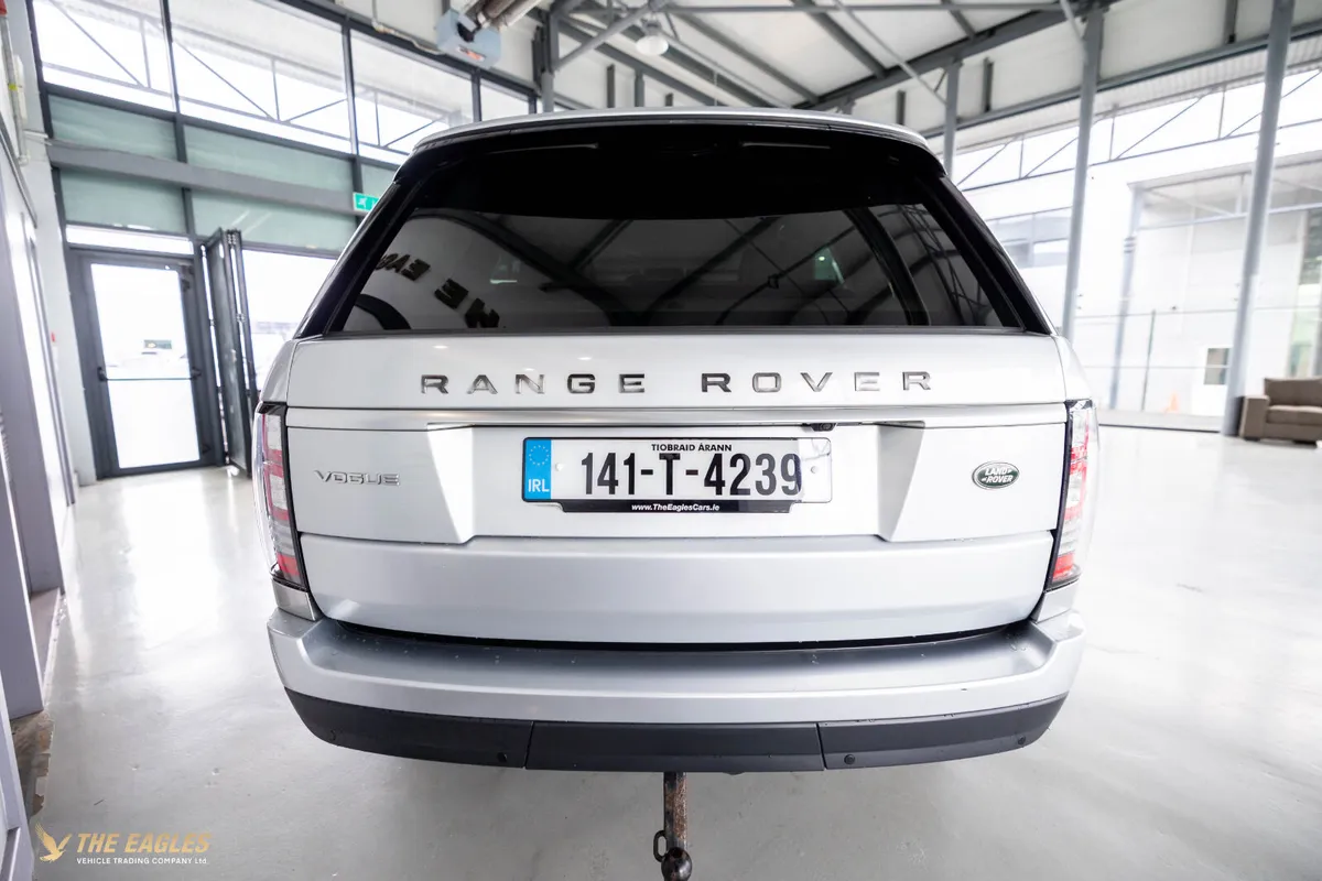 Land Rover RANGEROVER 3.0 TDV6 VOGUE 5DR A - Image 4