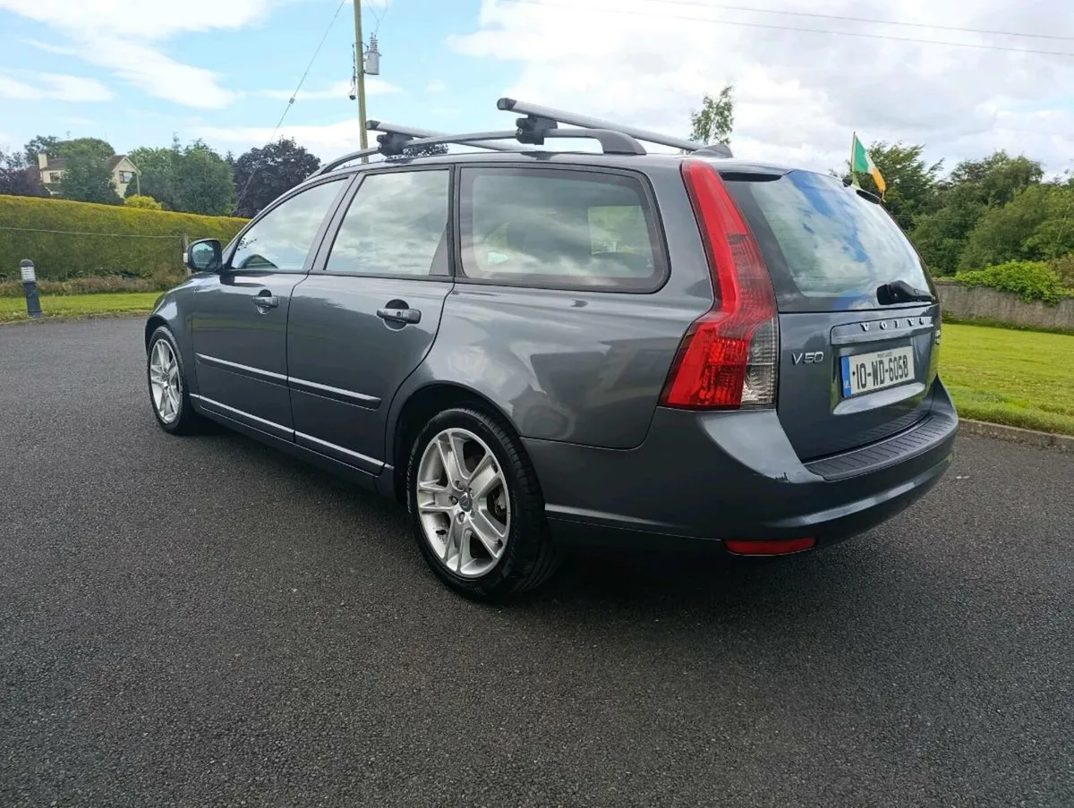 Volvo V50 - Image 2