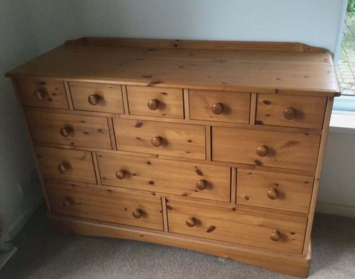 Chest of drawers - Image 1