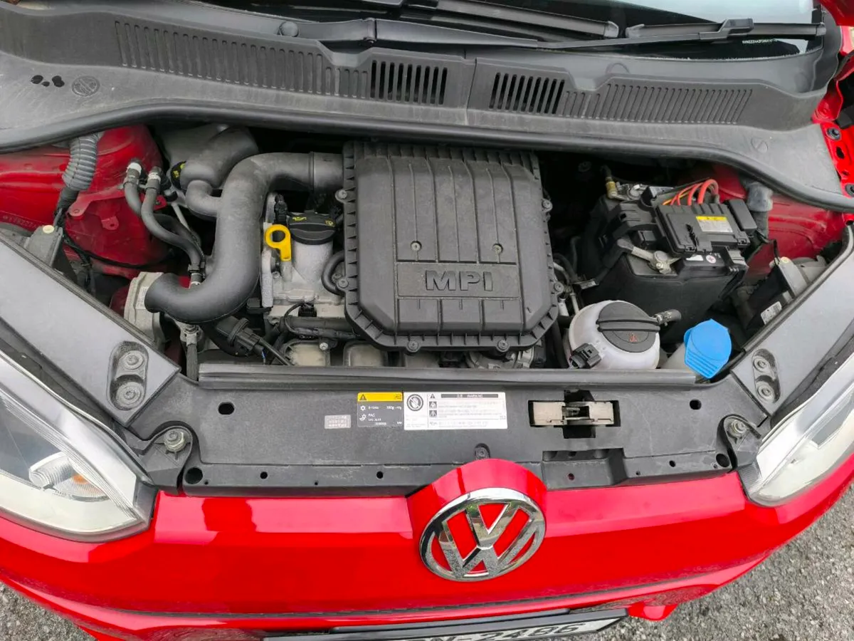 Volkswagen Up 2015 - Image 2