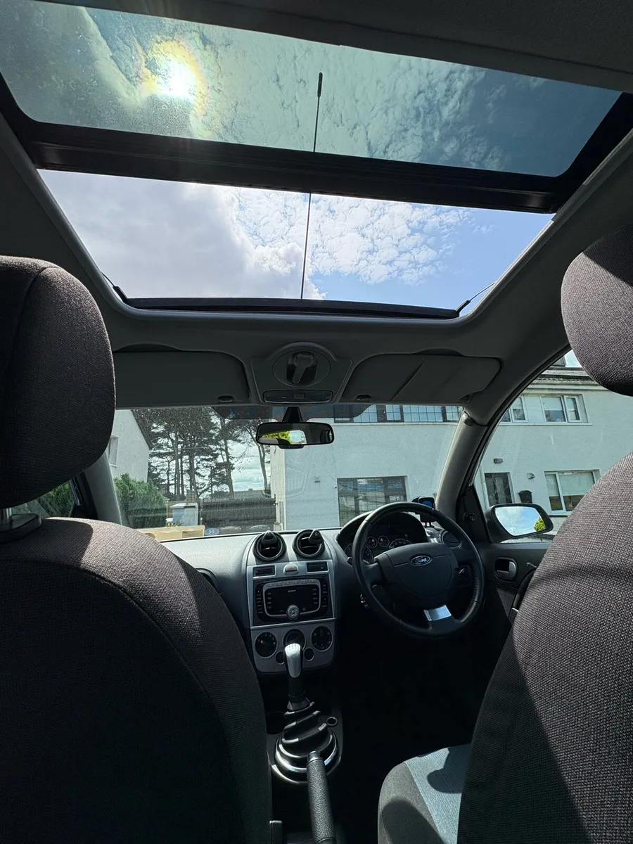 LOW MILEAGE WITH NCT AND TAX - Image 1
