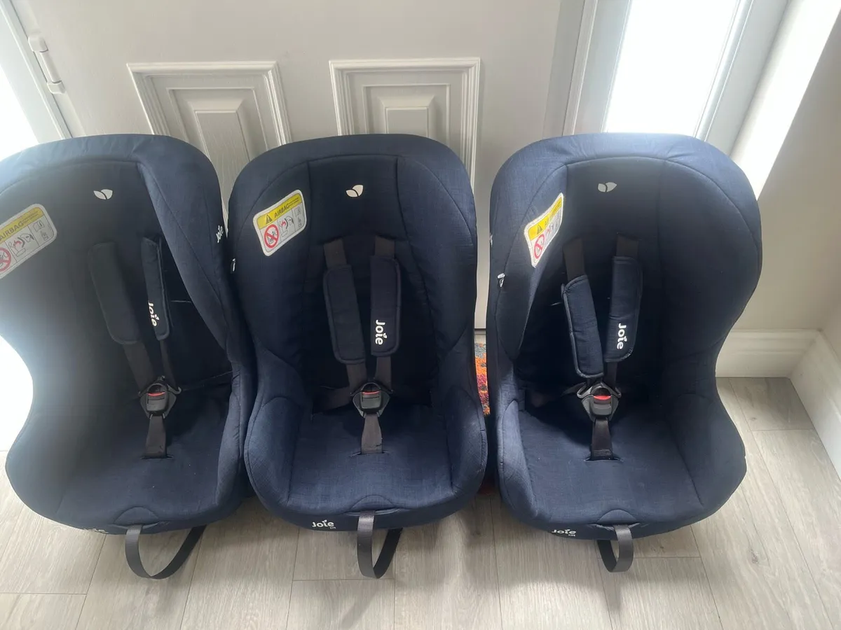 Car seats - Image 1