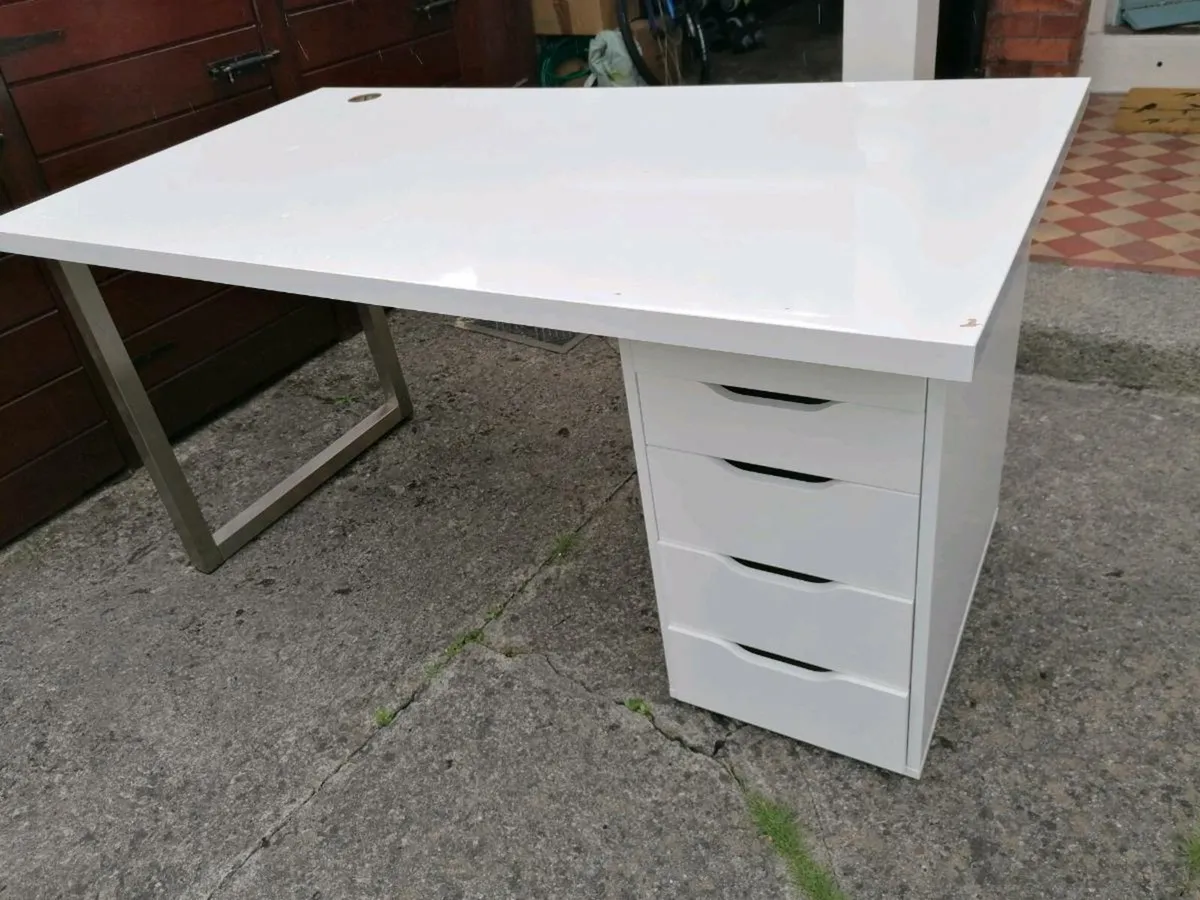 Desk - Image 1