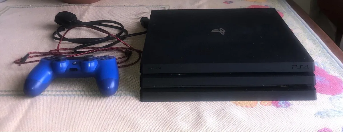 PS4 Pro - Image 3