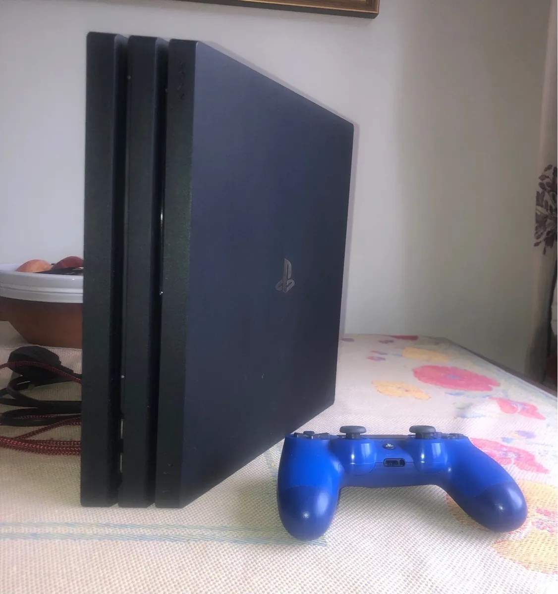 PS4 Pro - Image 1