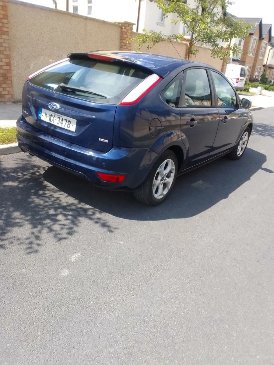 11 Ford focus - Image 2