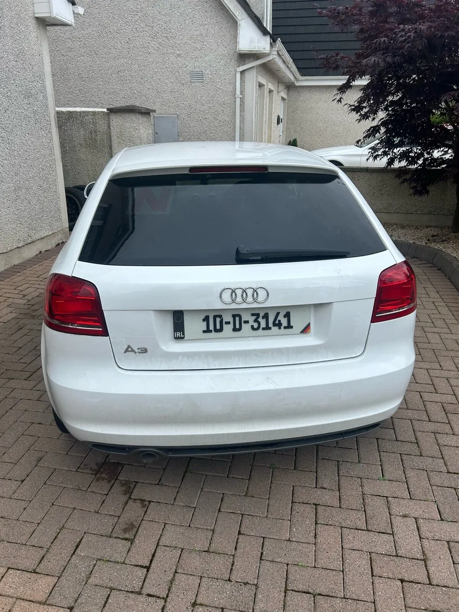 White Audi Sportback 2010 A3 1.6 Diesel 105bhp 3DR - Image 2