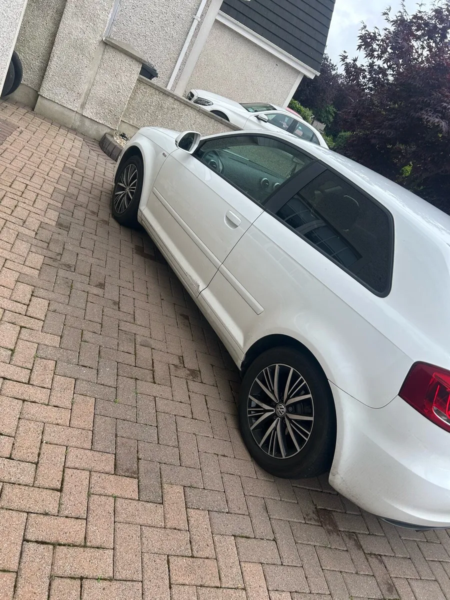 White Audi Sportback 2010 A3 1.6 Diesel 105bhp 3DR - Image 3