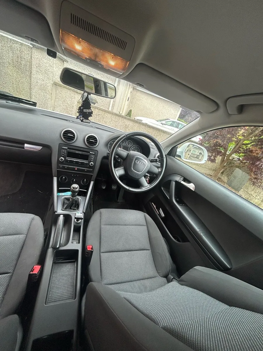 White Audi Sportback 2010 A3 1.6 Diesel 105bhp 3DR - Image 4