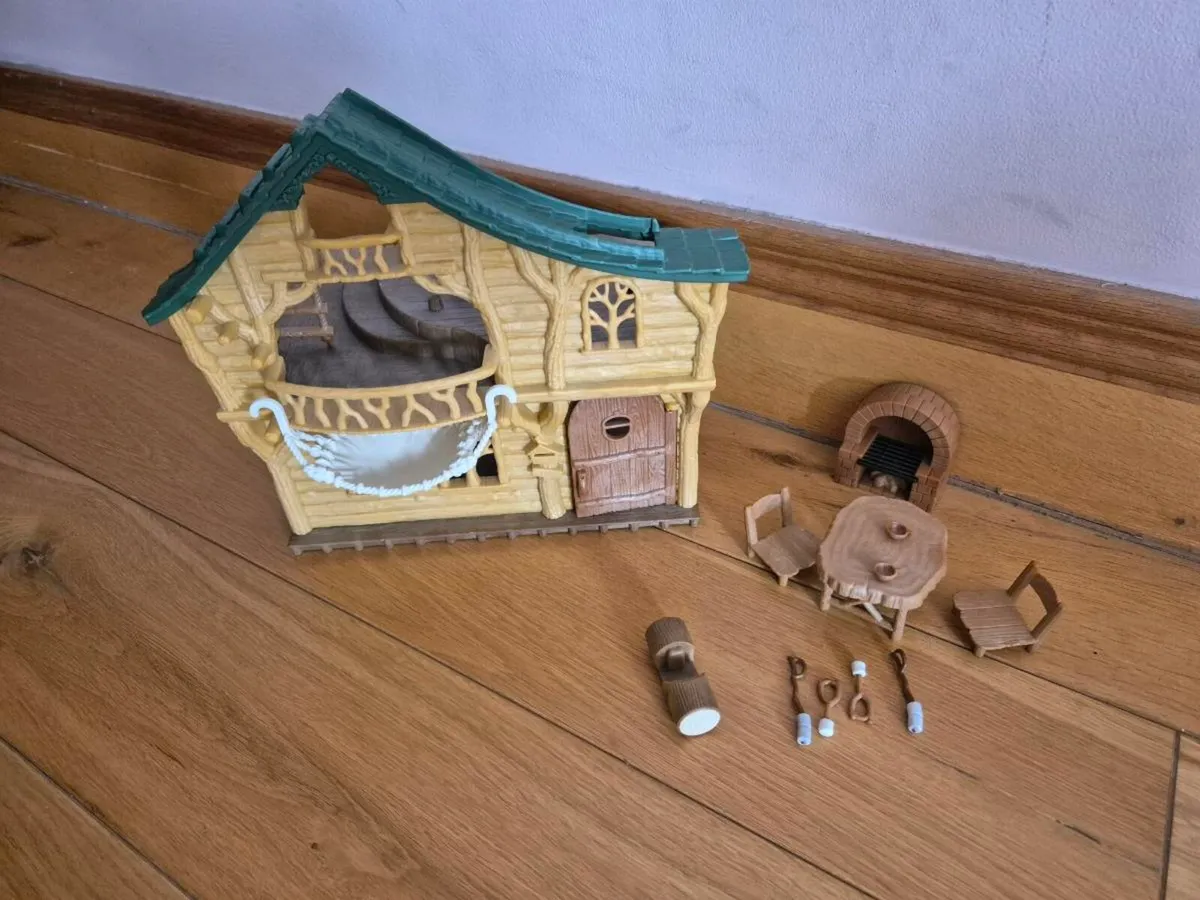 Sylvanian lakeside lodge