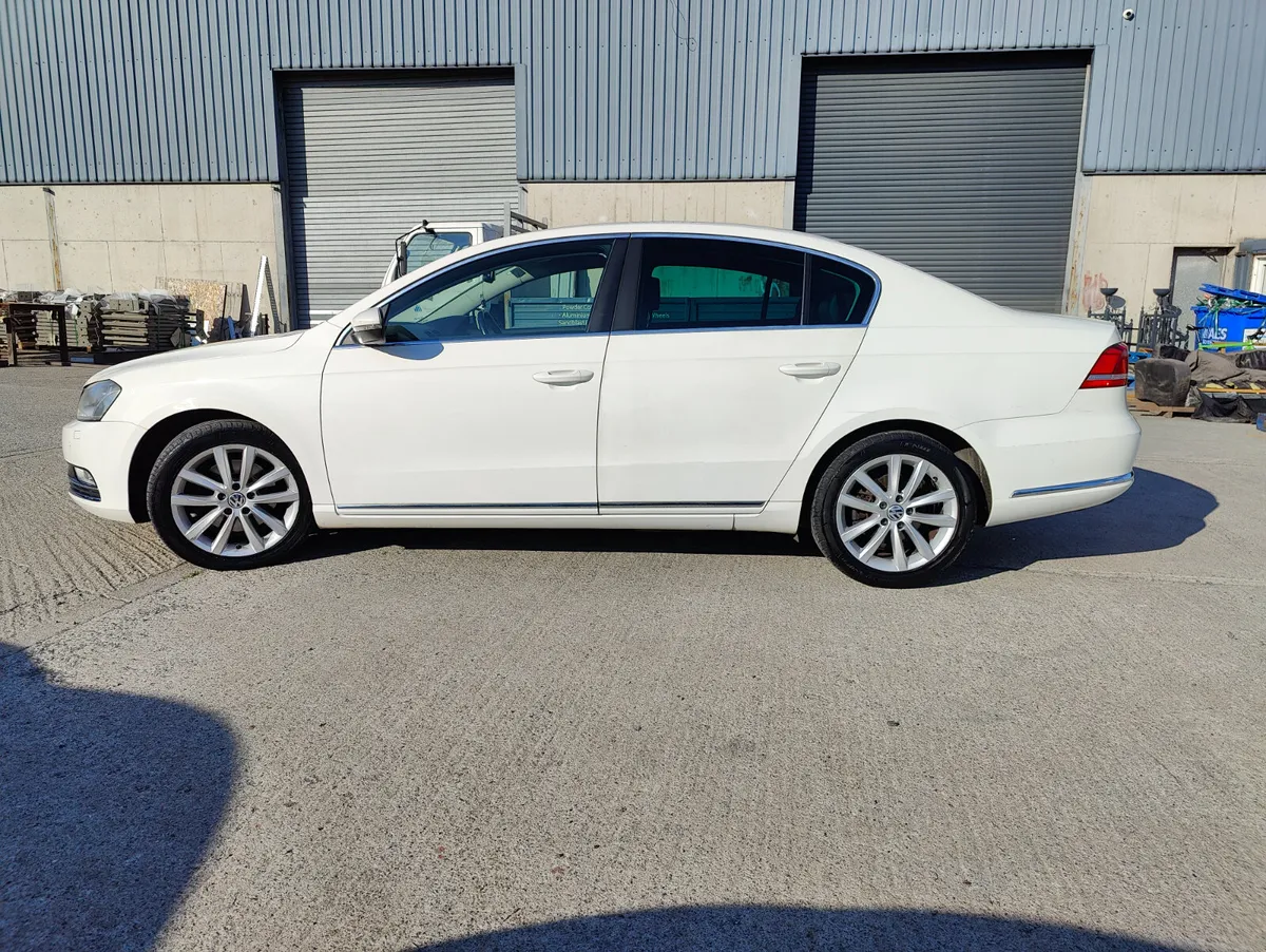 Volkswagen Passat 2013 - Image 3