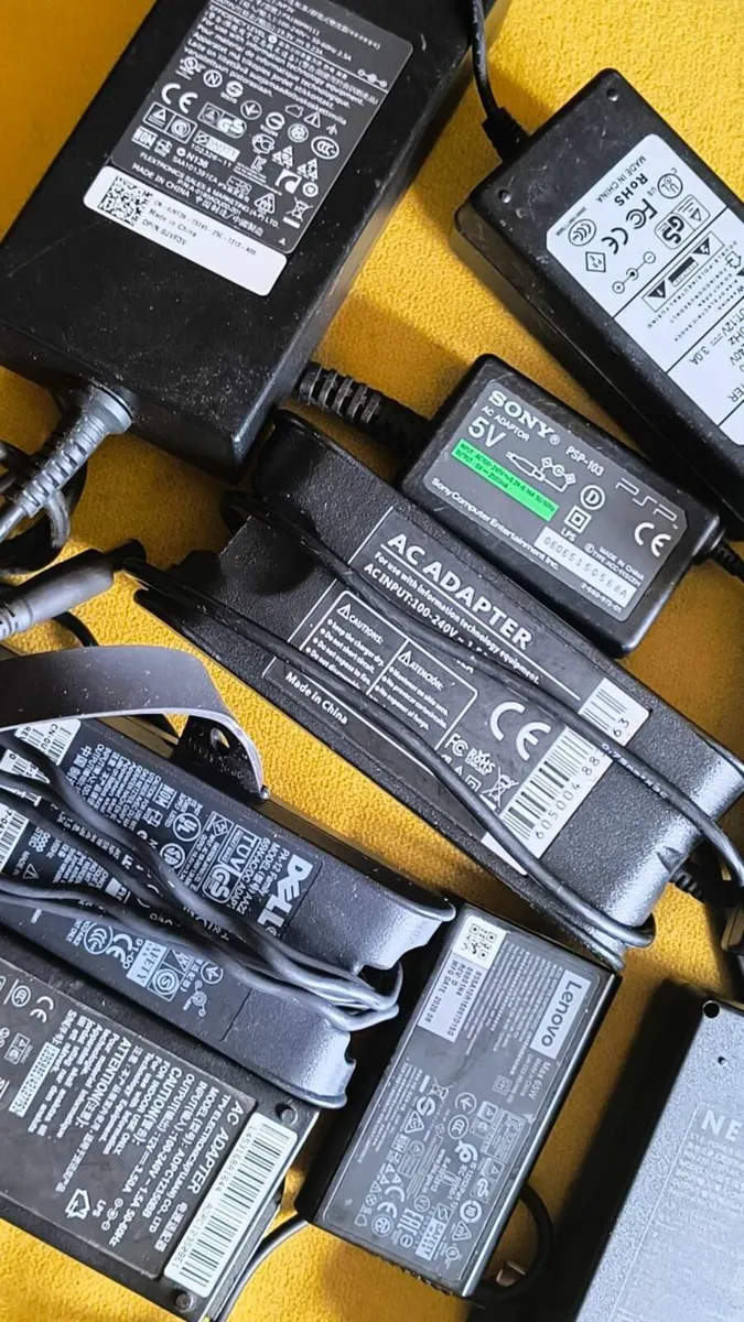 Power Adapter  3V 4.5V 5V 6V 7.5V 9V 12V 19V 20V - Image 1