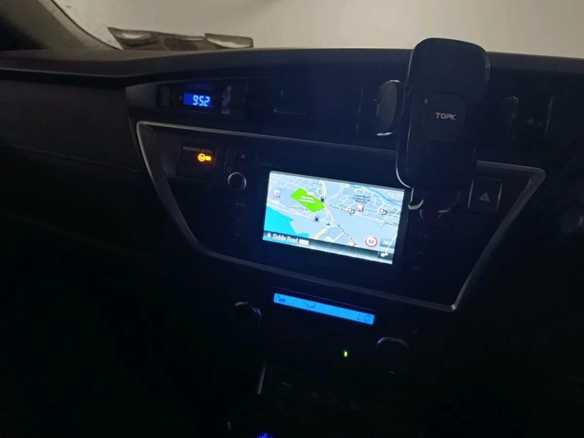 Toyota auris hybrid - Image 2