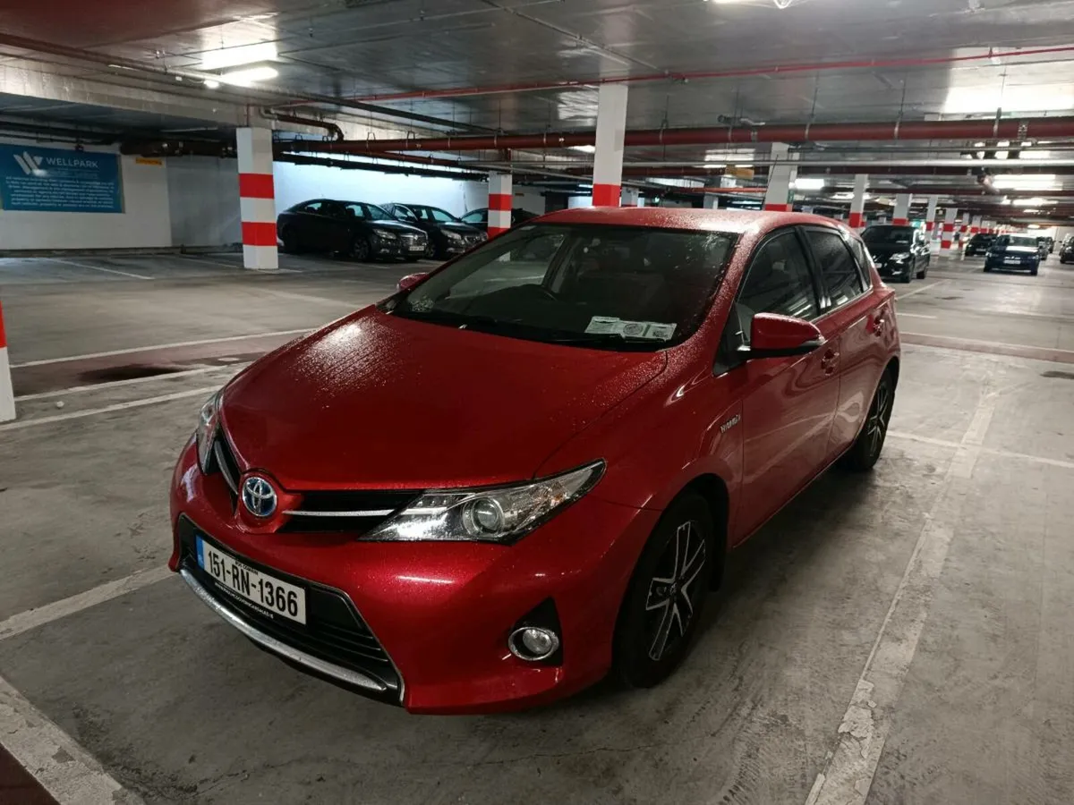 Toyota auris hybrid - Image 1