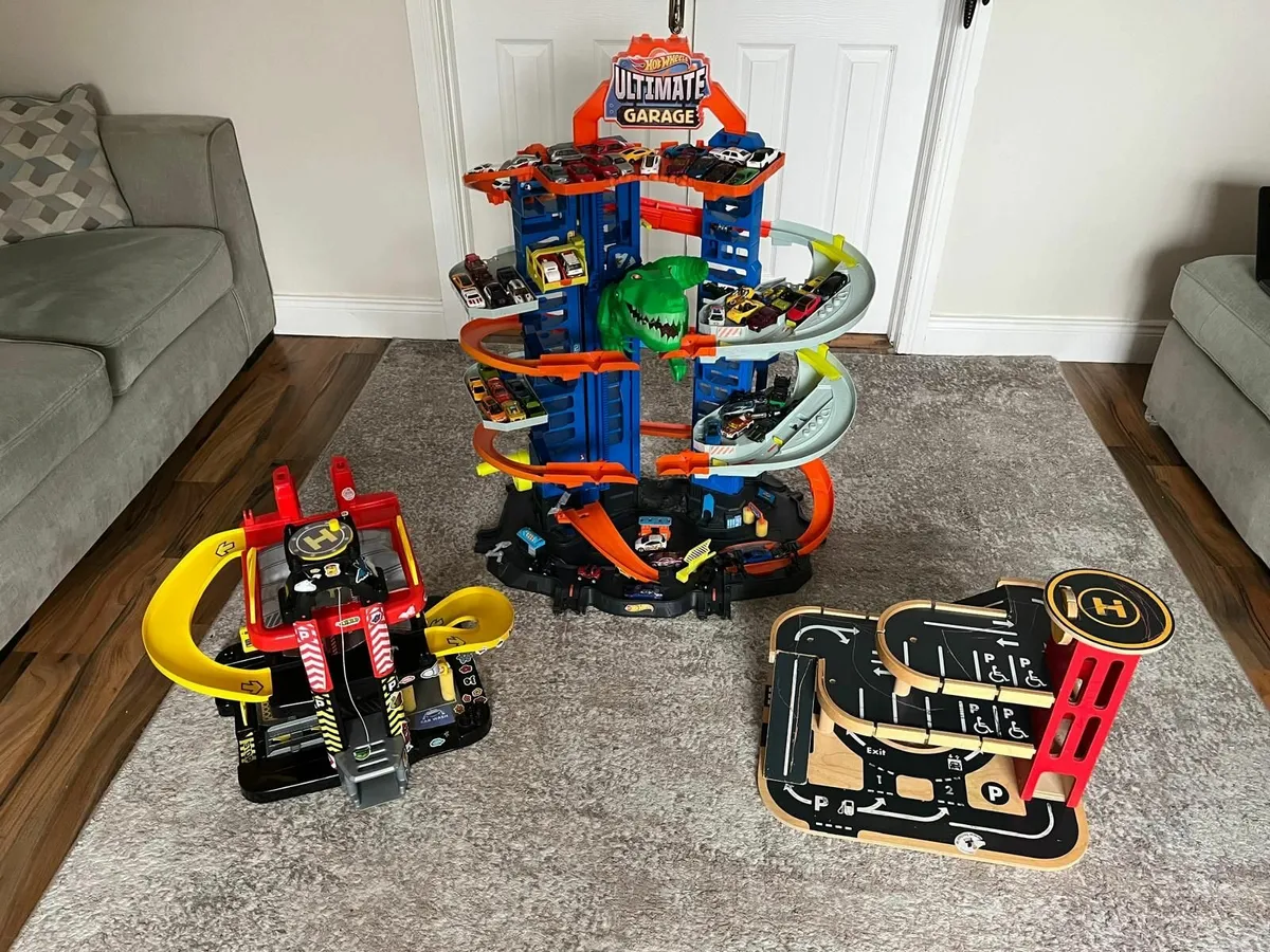 Set of Toy Car Parking Garages - Image 1
