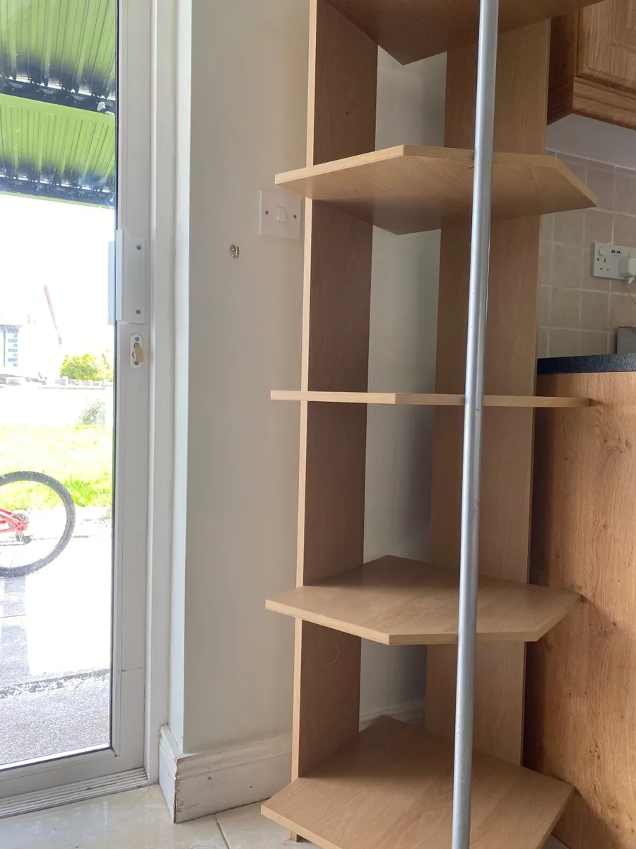 Corner book shelf - Image 1