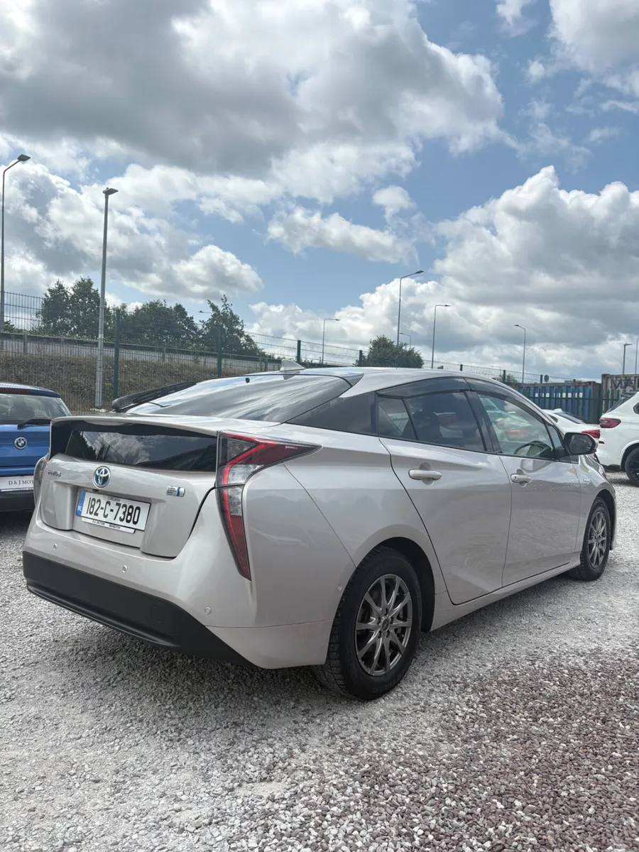 Toyota Prius 1.8 Hybrid 2018 - Image 4