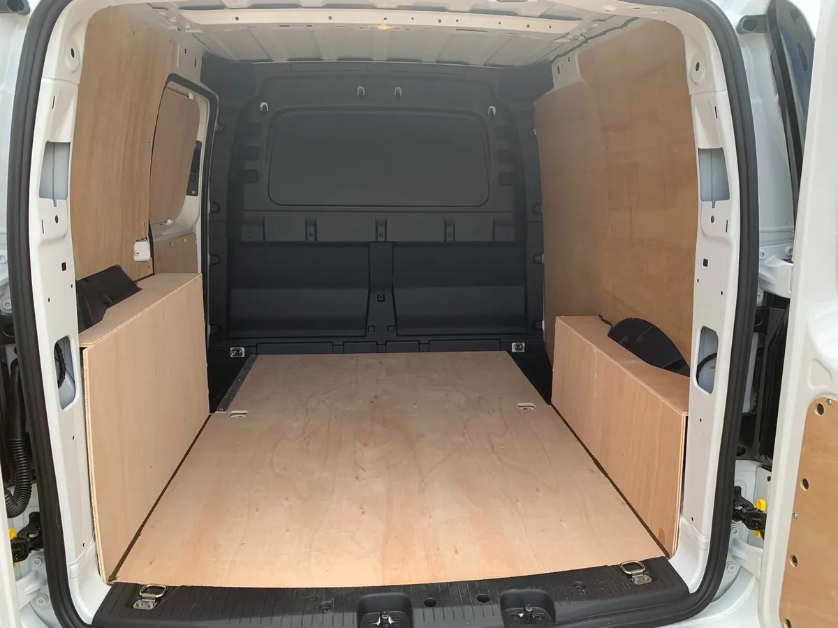 Volkswagen Caddy Commerce Plus 122 Automatic 2025 - Image 3
