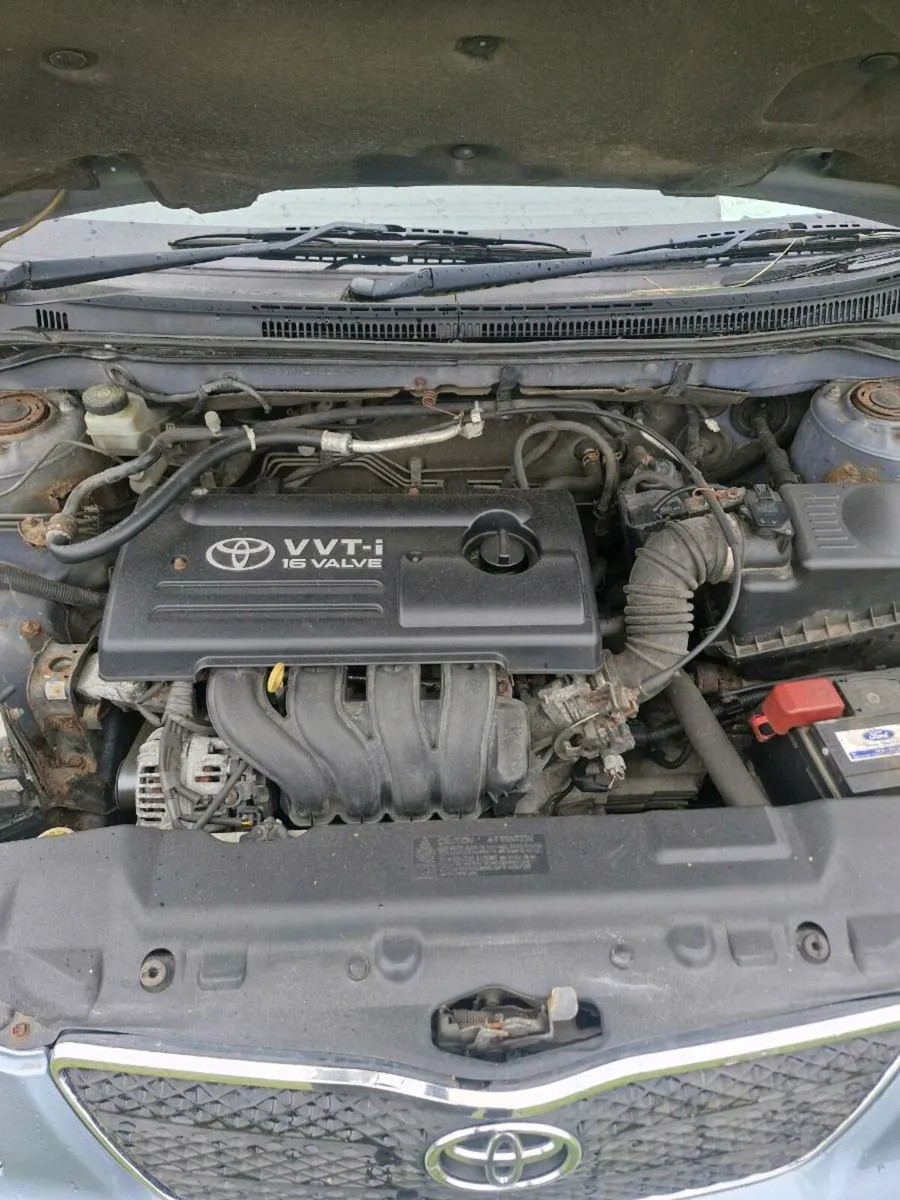 Toyota corolla - Image 3