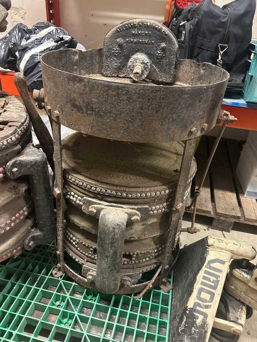 Blacksmith equipment - Image 3