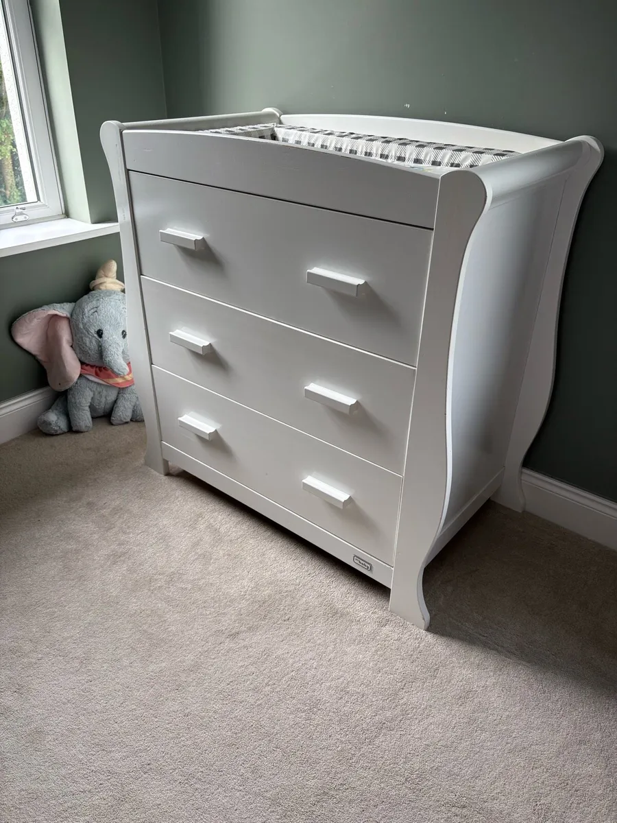 Baby changing unit - Image 1