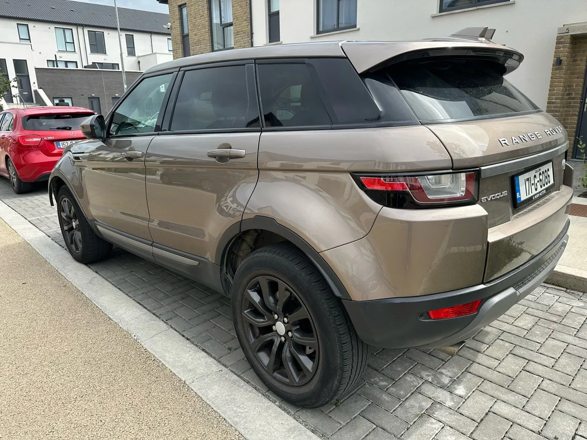 Range Rover Evoque 2017 - Top Spec Automatic - Image 4