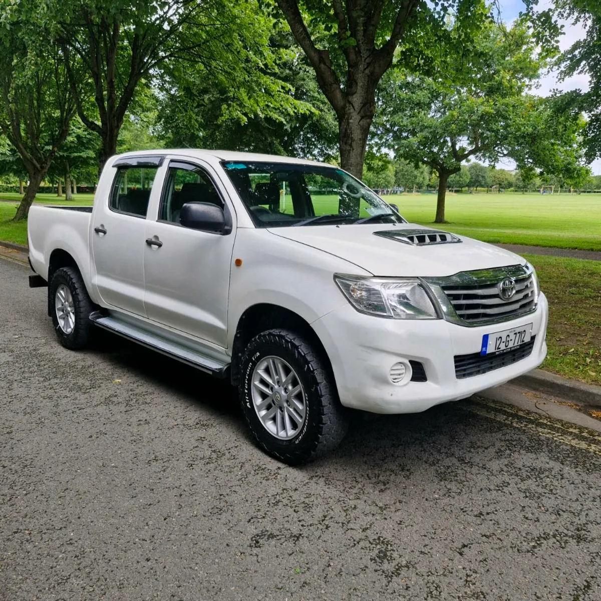 Toyota Hilux DOE Tax Low Miles 2012 - Image 1