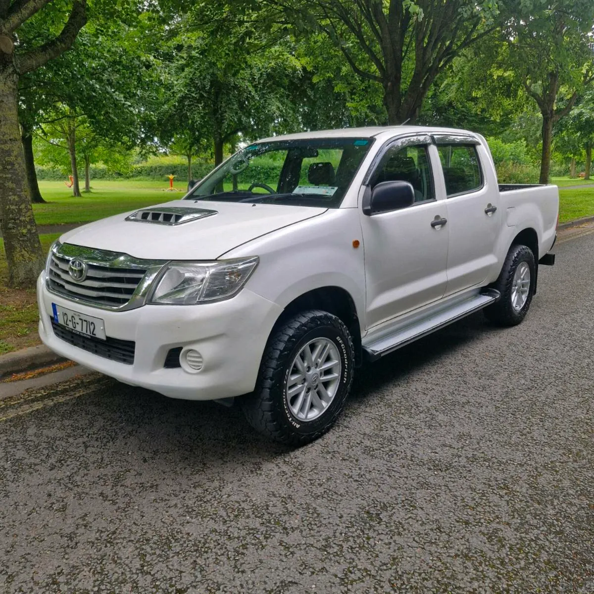 Toyota Hilux DOE Tax Low Miles 2012 - Image 2