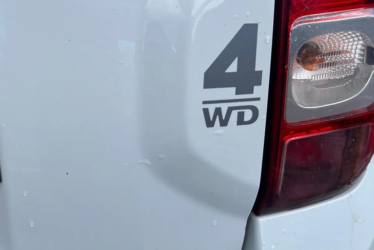 Dacia Duster Signature 4WD - Image 4