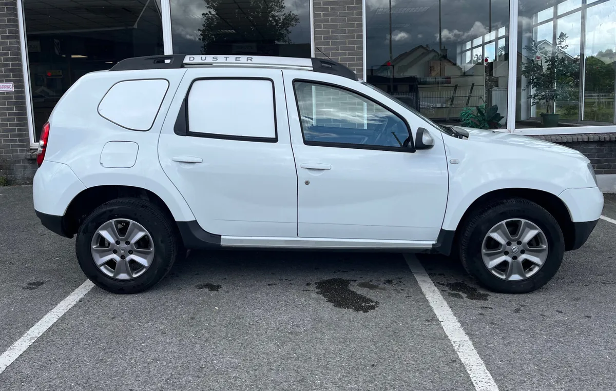 Dacia Duster Signature 4WD - Image 2