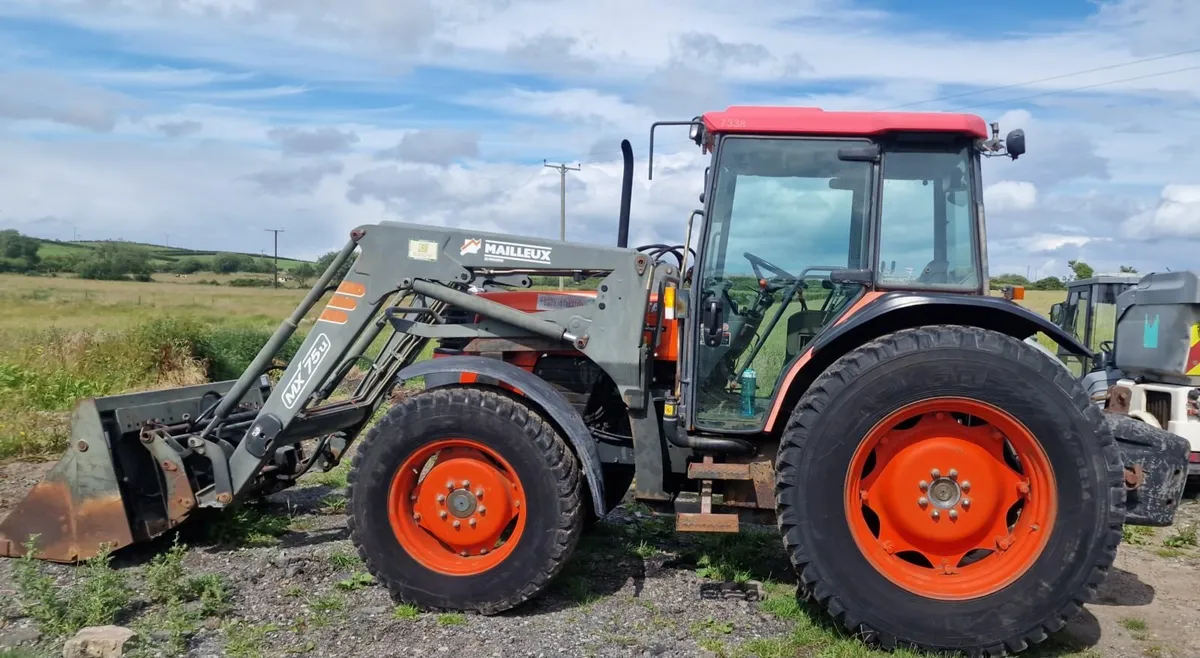 Kubota 84hp Tractor with 4 in 1 Loader - Image 3