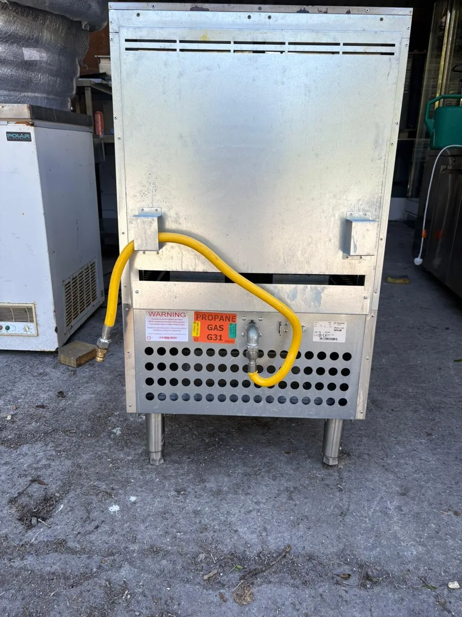 Lincat Twin Well Fryer - Image 3