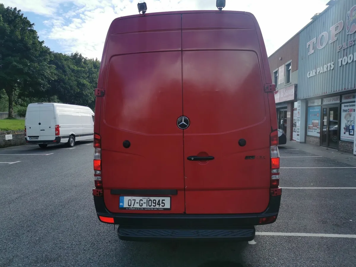 Mercedes-Benz Sprinter 2007 - Image 2