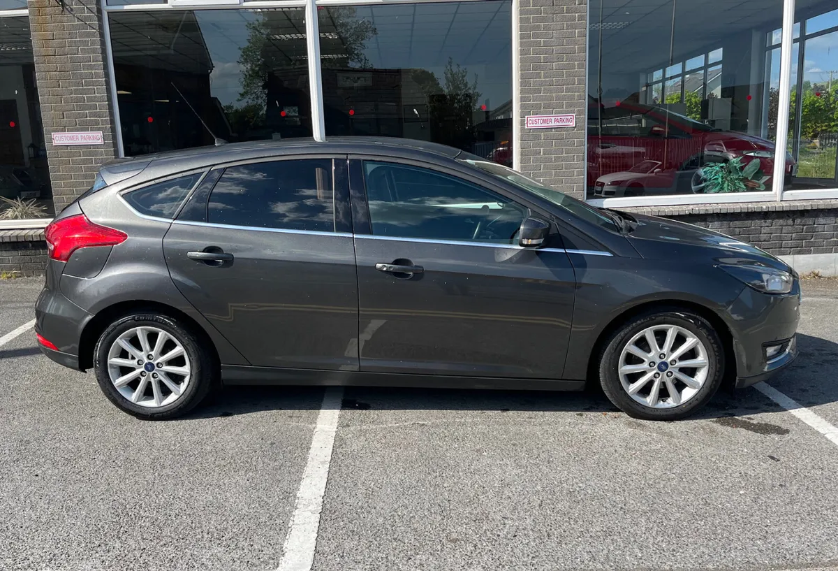 Ford Focus 1.5 TDCI Titanium - Image 2