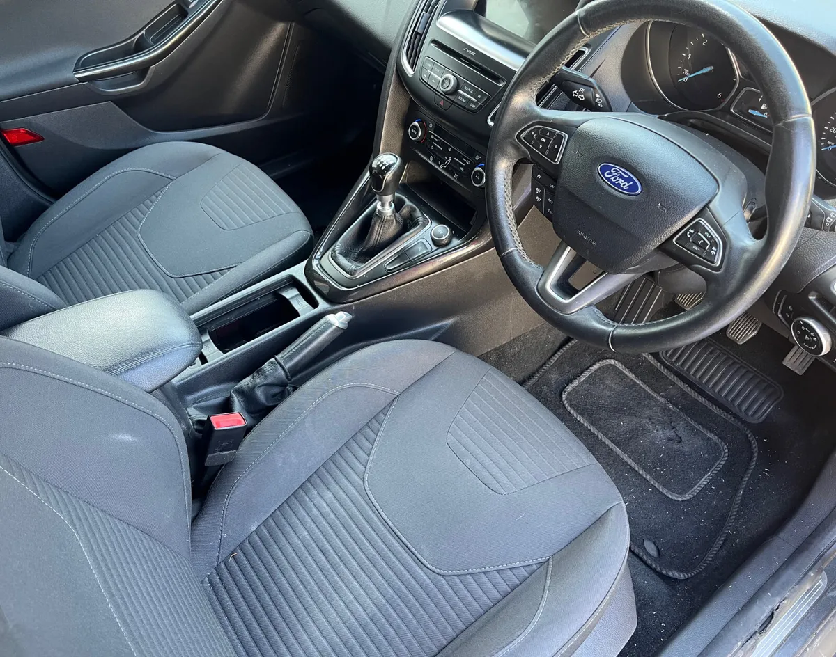 Ford Focus 1.5 TDCI Titanium - Image 4